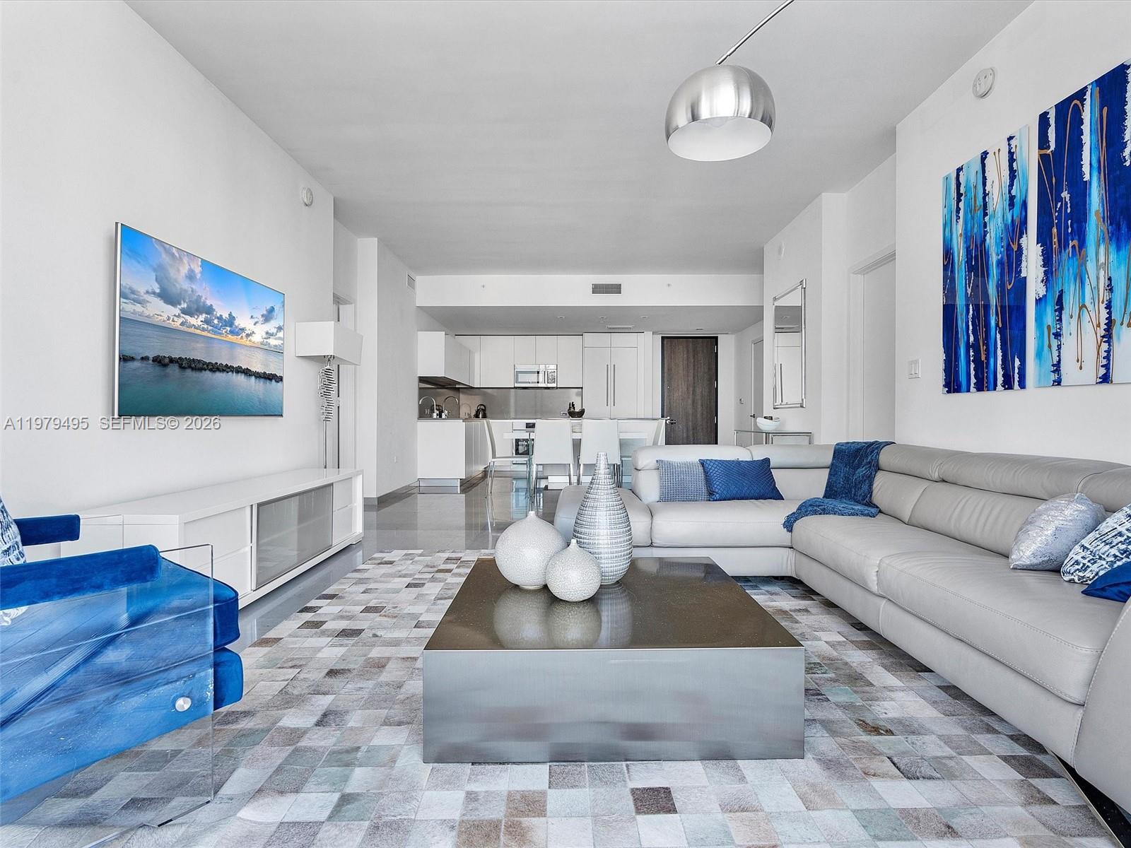 88 SW 7th St #2709, Miami FL 33130