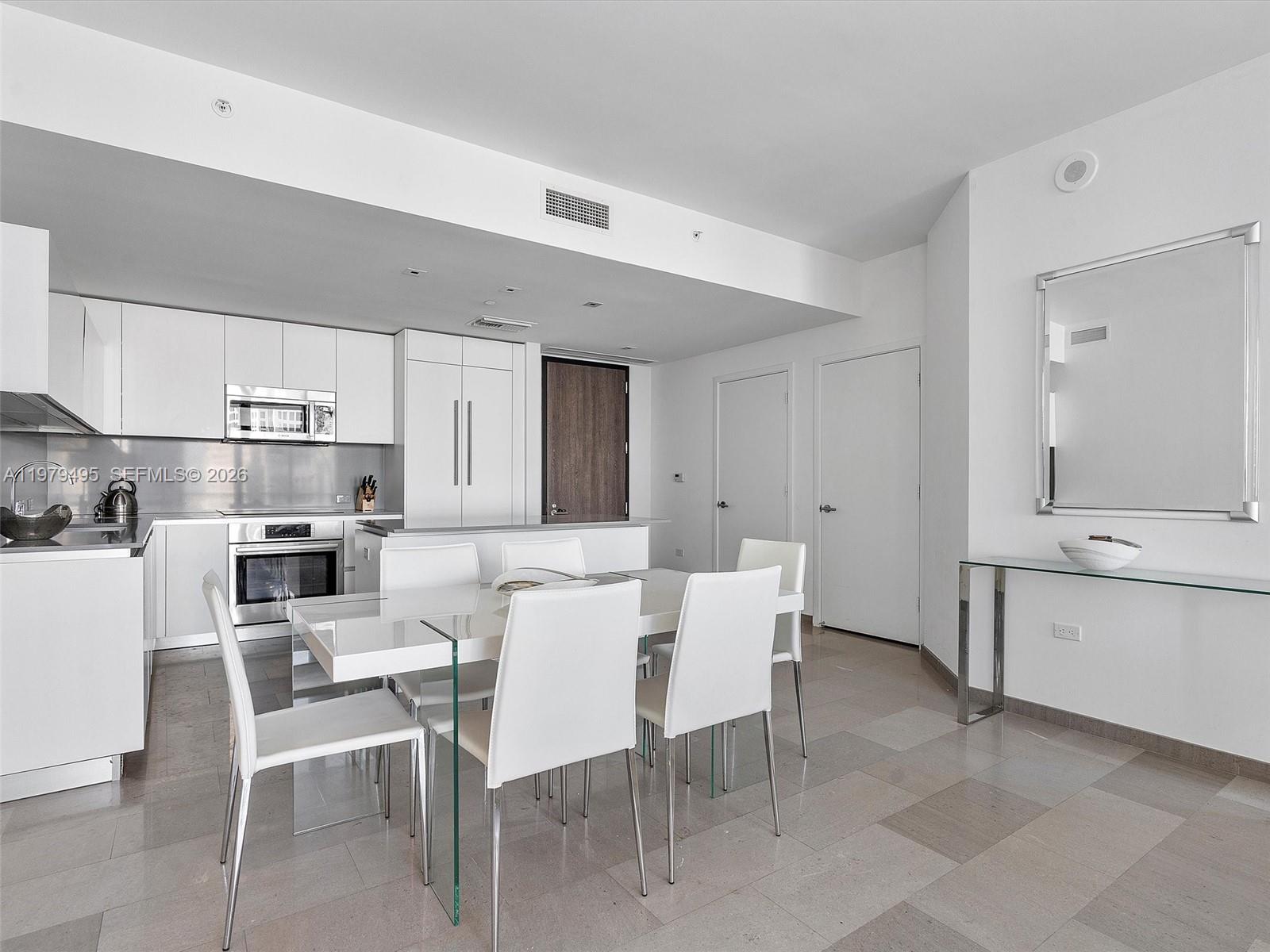 88 SW 7th St #2709, Miami FL 33130