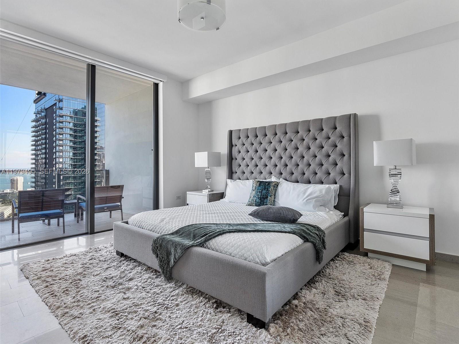88 SW 7th St #2709, Miami FL 33130