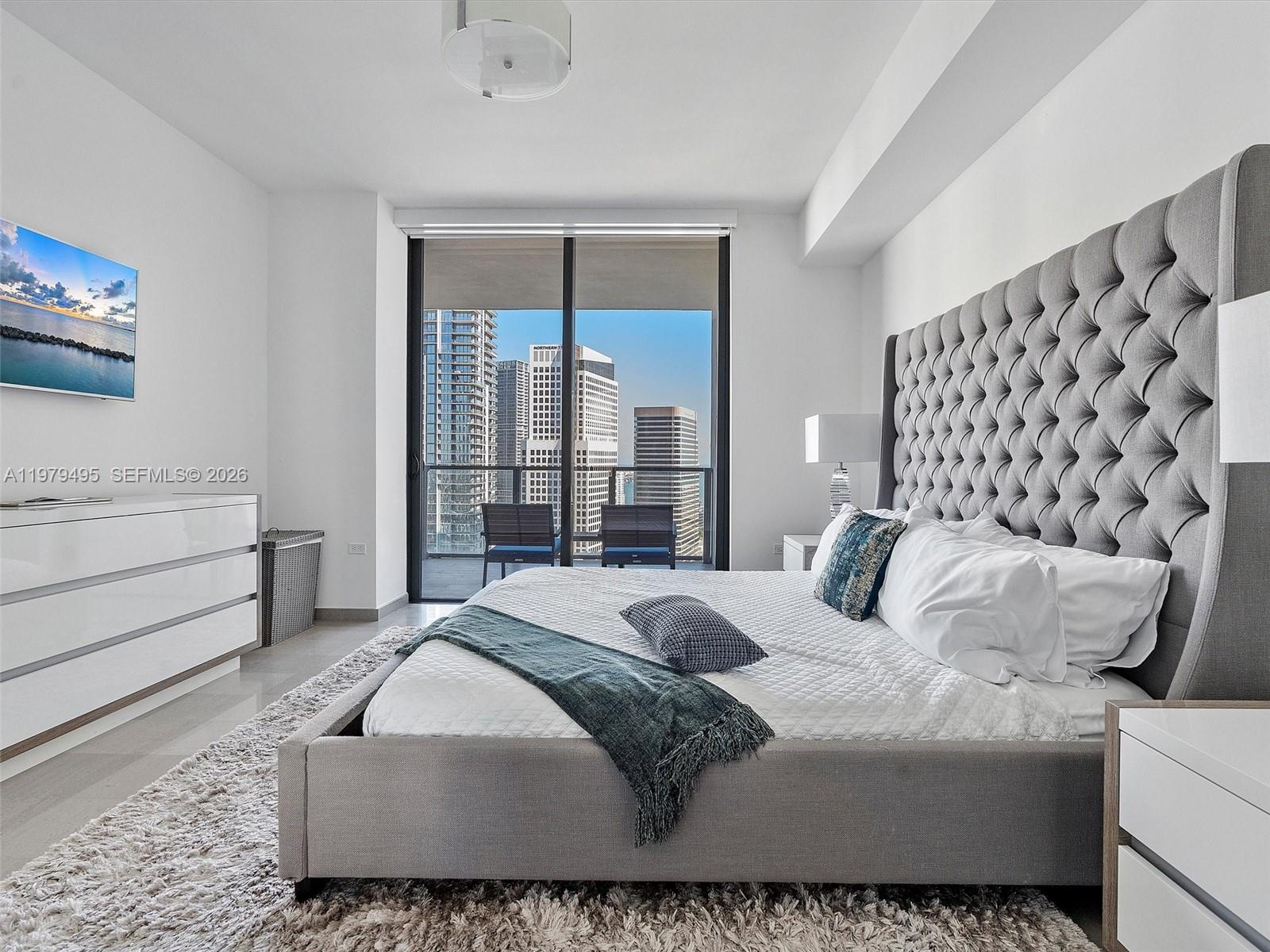 88 SW 7th St #2709, Miami FL 33130