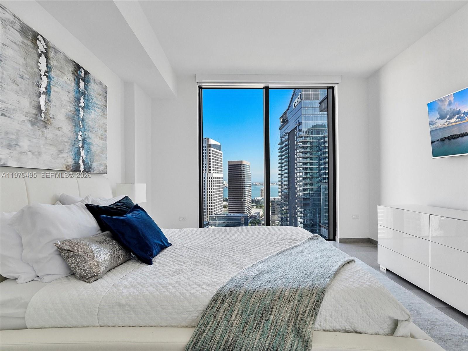88 SW 7th St #2709, Miami FL 33130