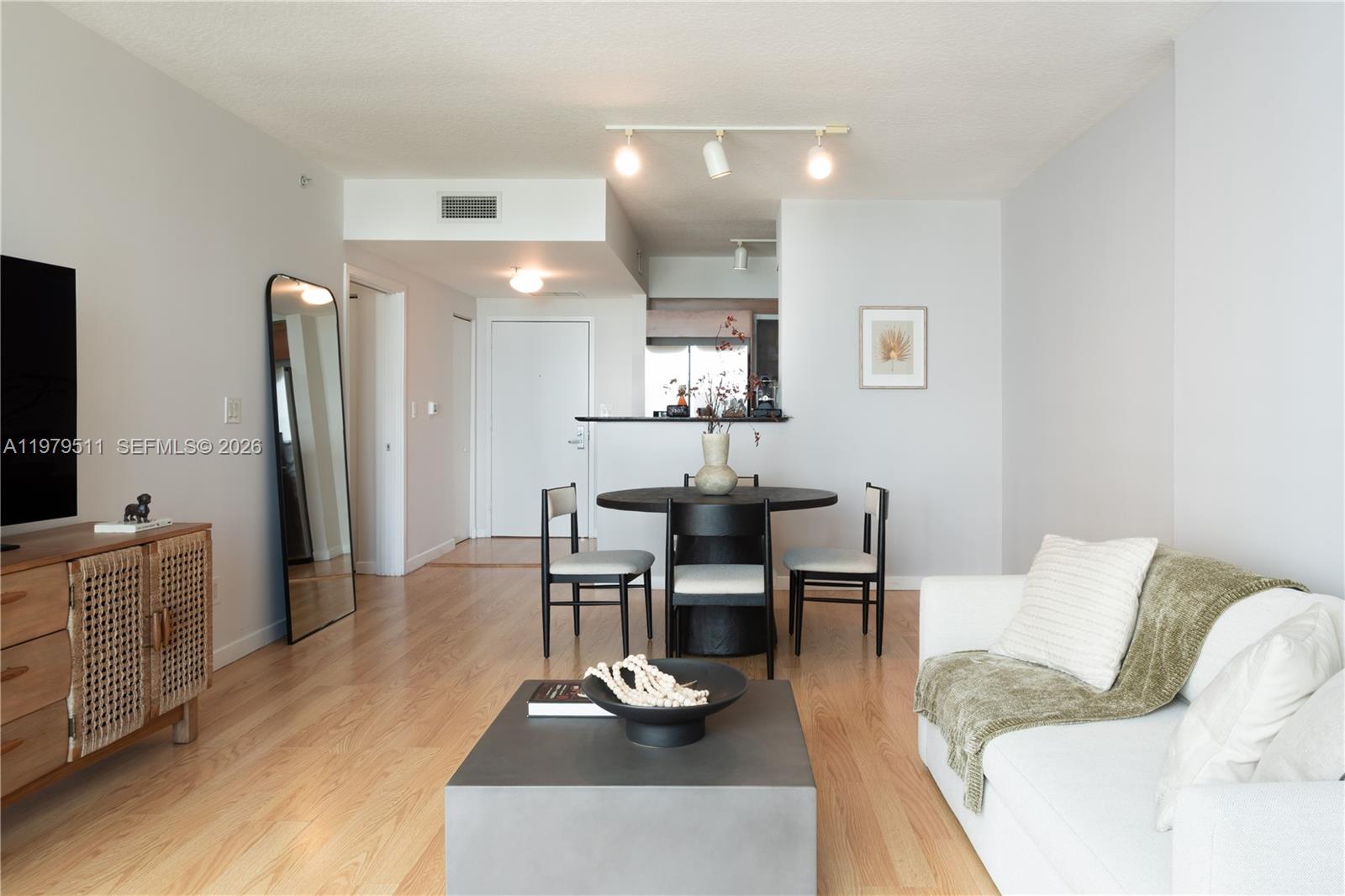 325 S Biscayne Blvd #2724, Miami FL 33131