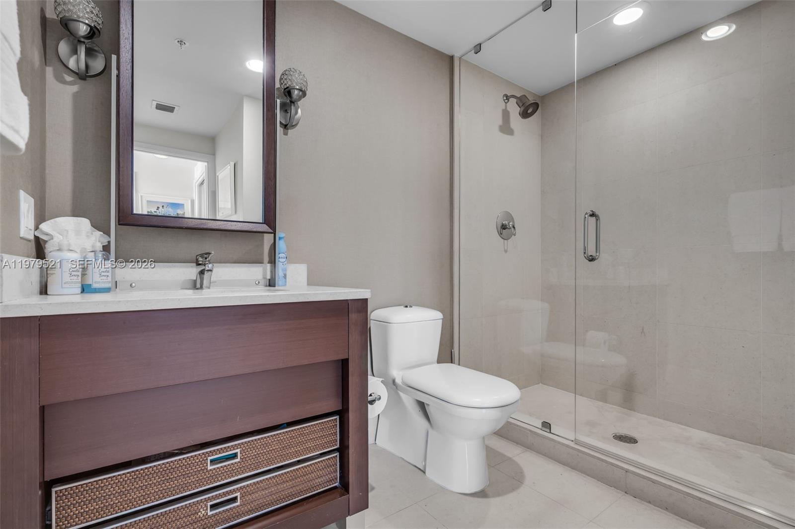 6899 Collins Ave #2403, Miami Beach FL 33141