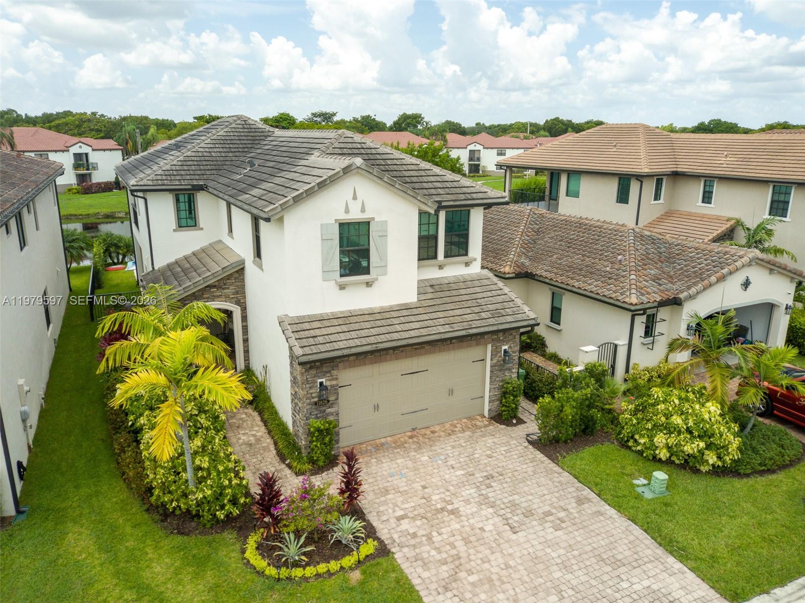 11826 SW 13th Ct, Pembroke Pines FL 33025