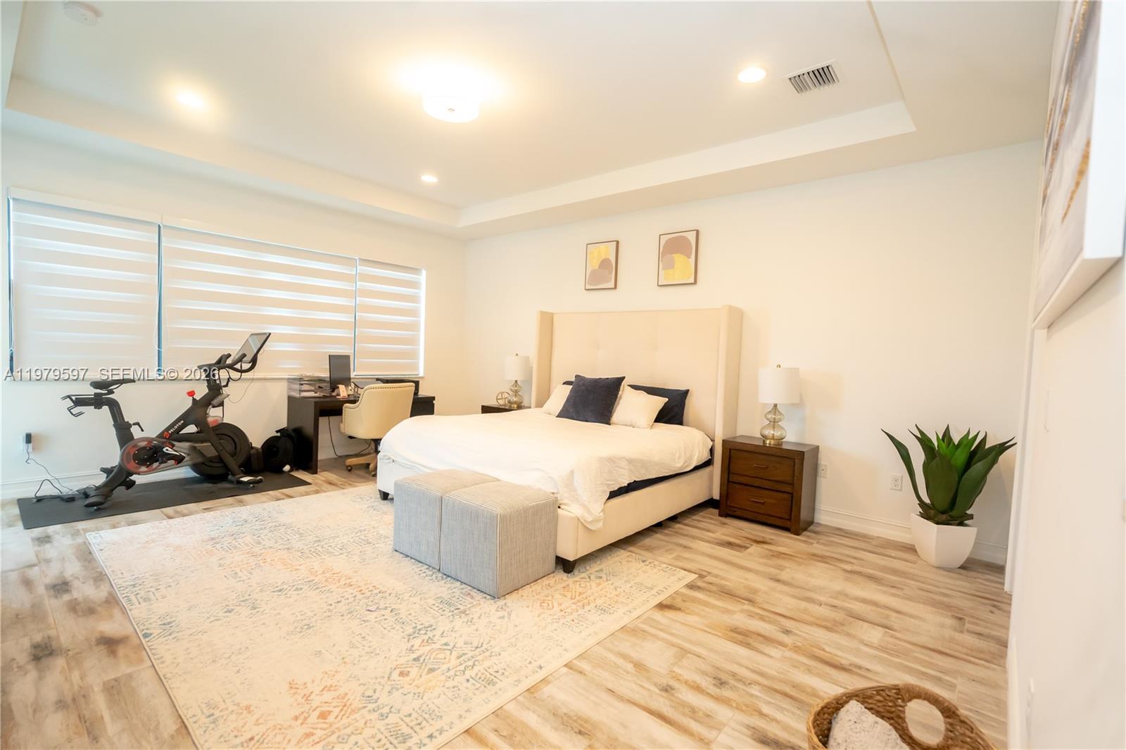 11826 SW 13th Ct, Pembroke Pines FL 33025