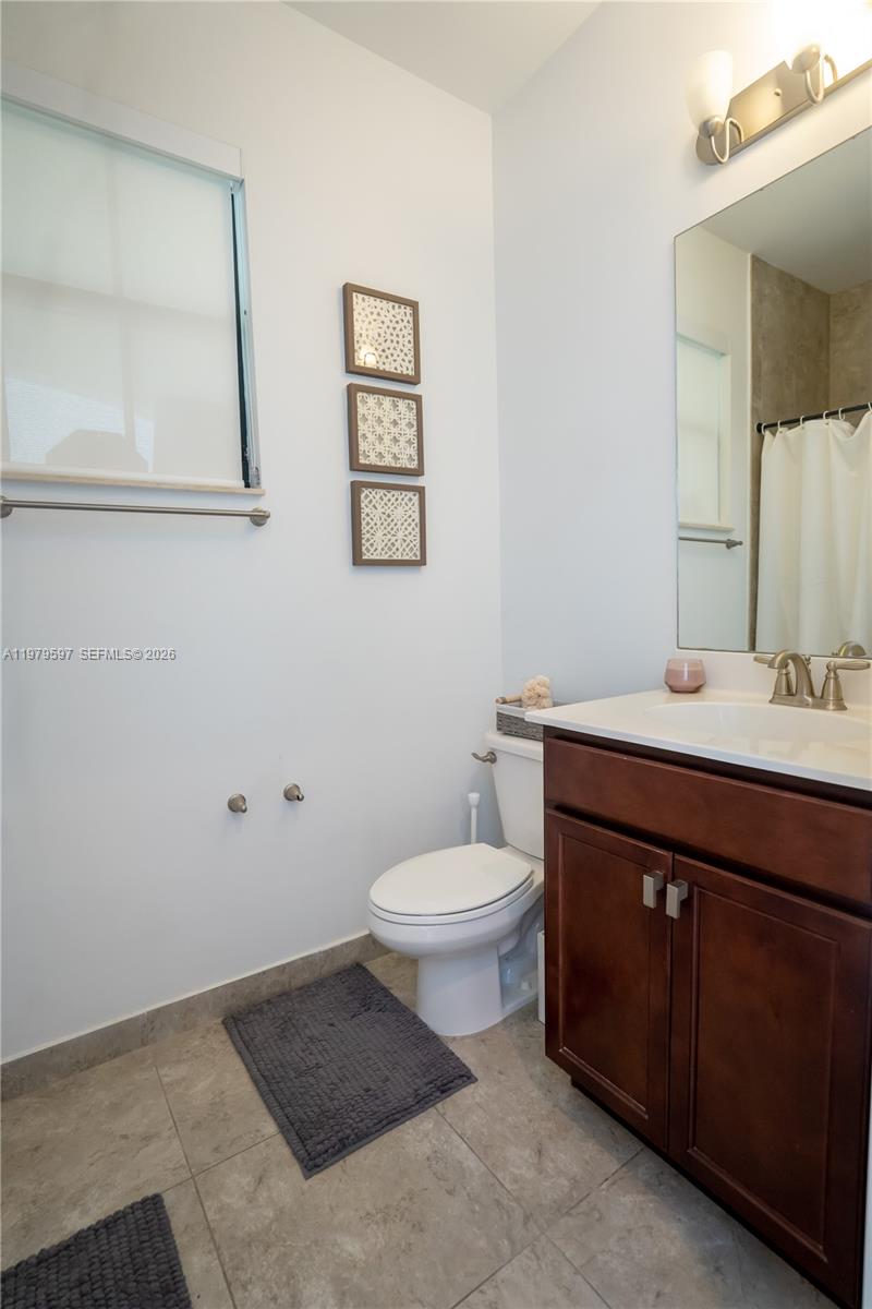 11826 SW 13th Ct, Pembroke Pines FL 33025