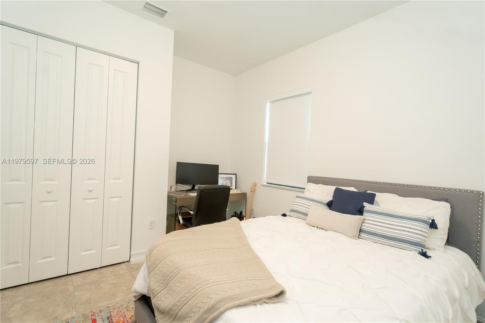 11826 SW 13th Ct, Pembroke Pines FL 33025