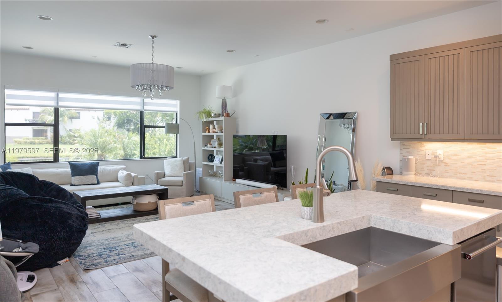 11826 SW 13th Ct, Pembroke Pines FL 33025