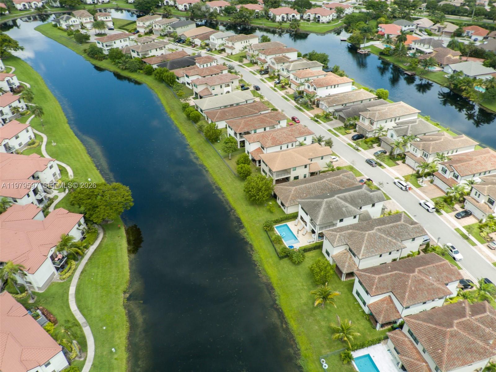 11826 SW 13th Ct, Pembroke Pines FL 33025