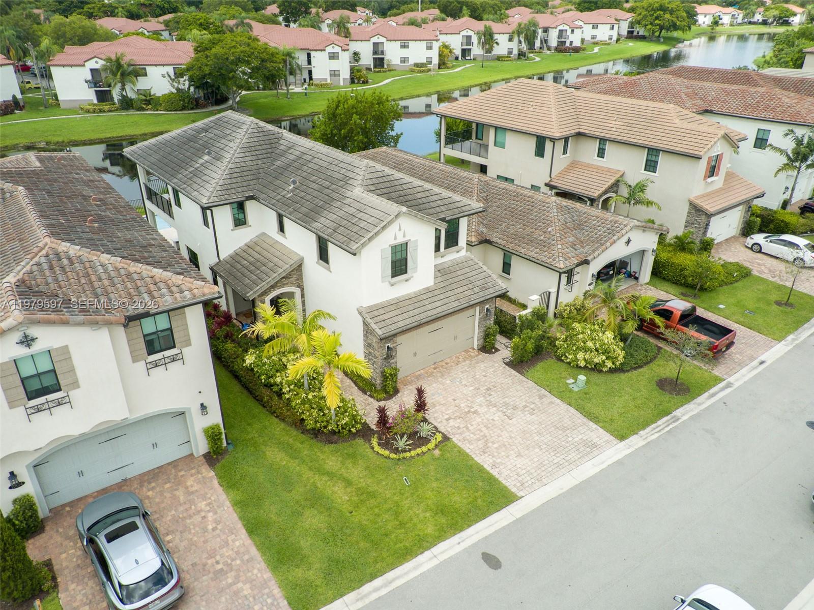 11826 SW 13th Ct, Pembroke Pines FL 33025