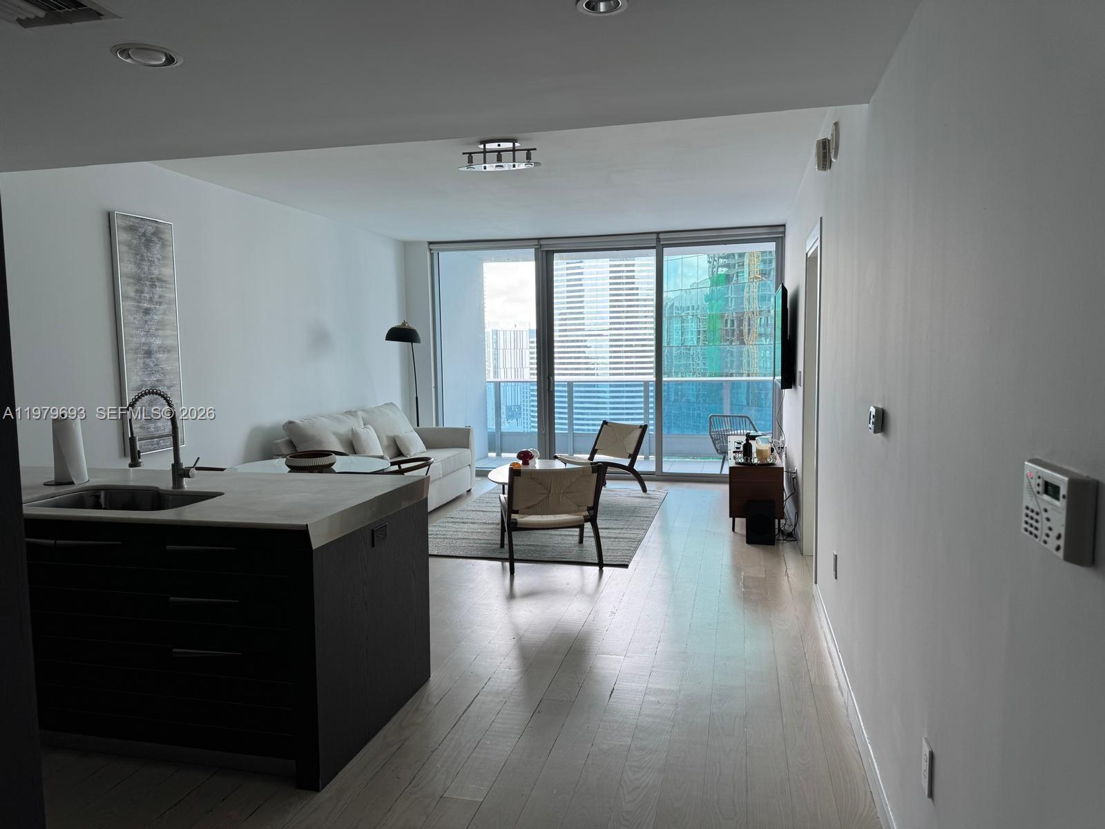 200 Biscayne Boulevard Way #3711, Miami FL 33131