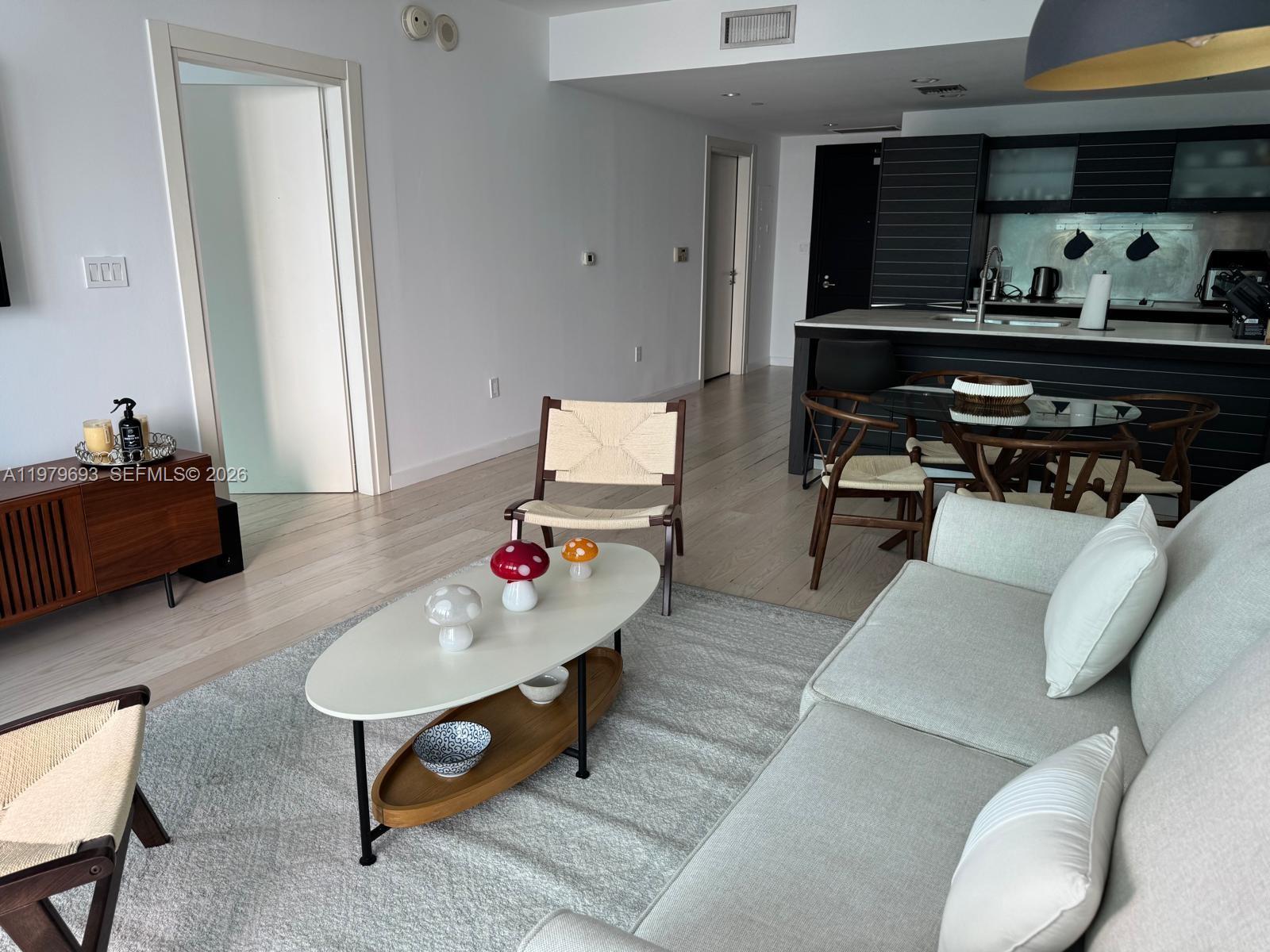 200 Biscayne Boulevard Way #3711, Miami FL 33131