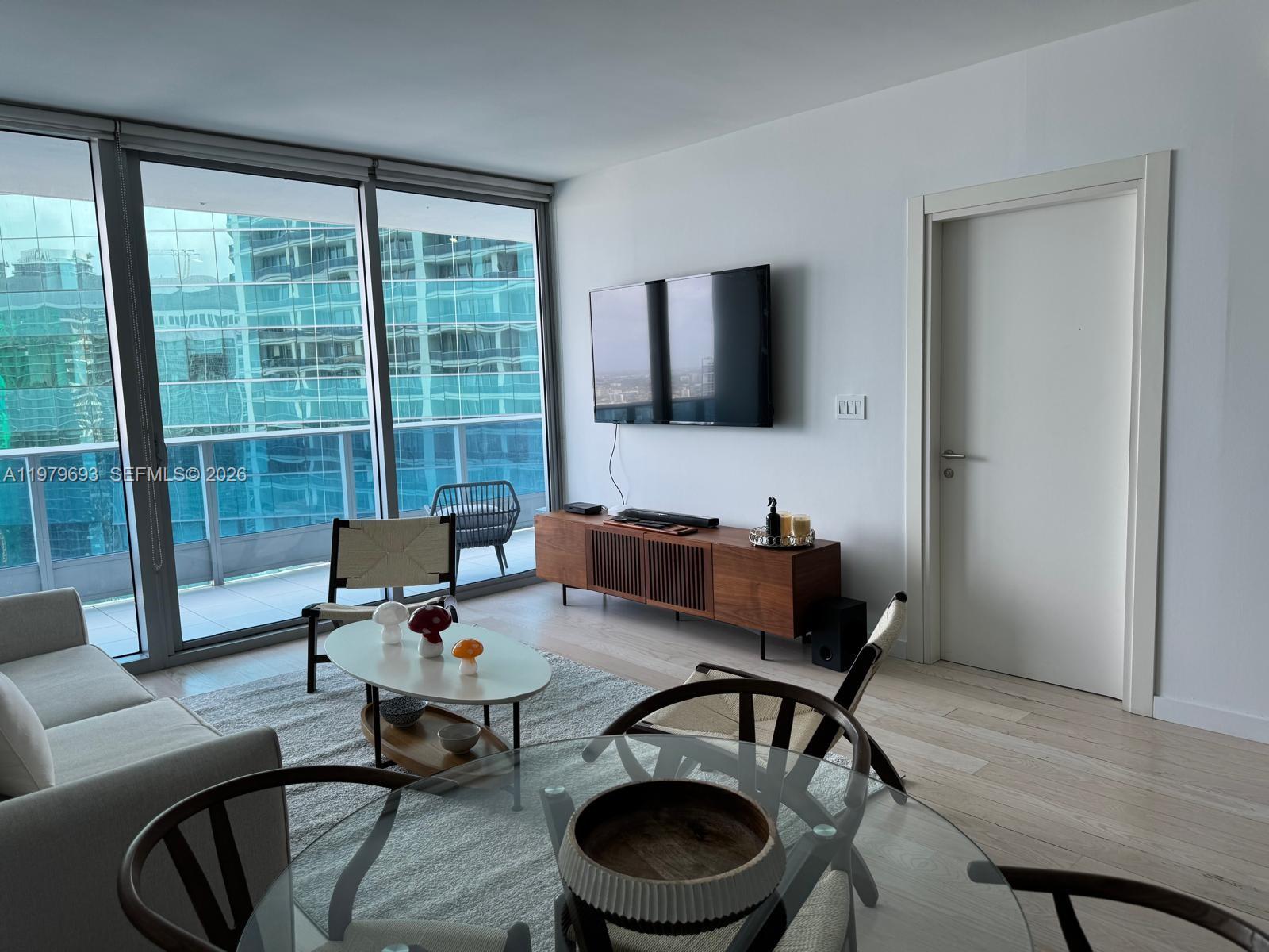 200 Biscayne Boulevard Way #3711, Miami FL 33131