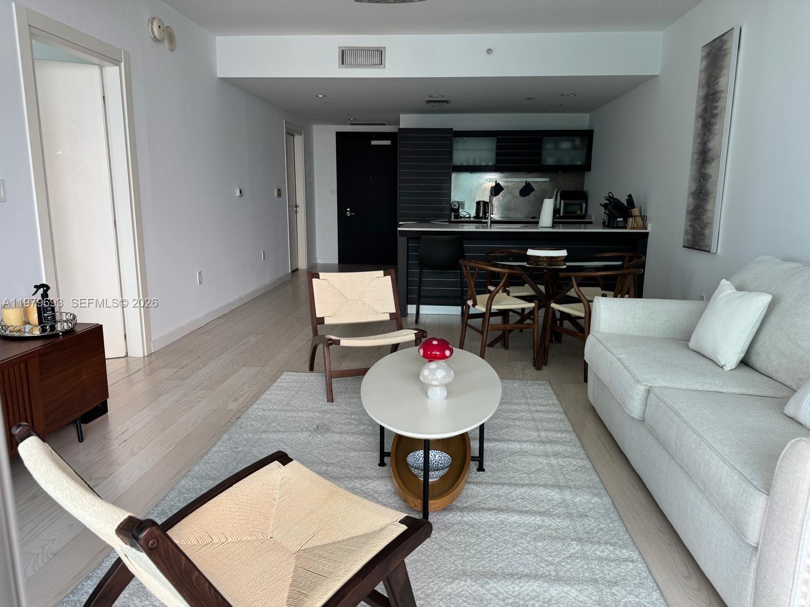 200 Biscayne Boulevard Way #3711, Miami FL 33131
