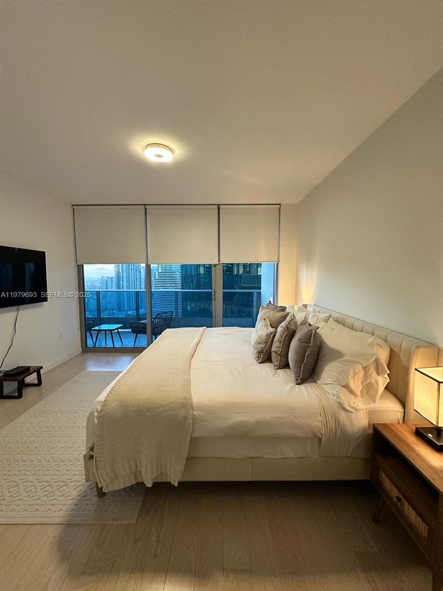 200 Biscayne Boulevard Way #3711, Miami FL 33131