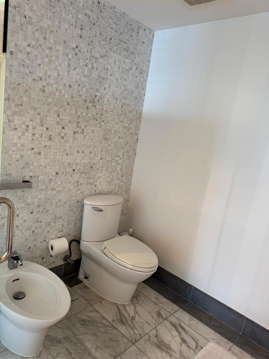 200 Biscayne Boulevard Way #3711, Miami FL 33131