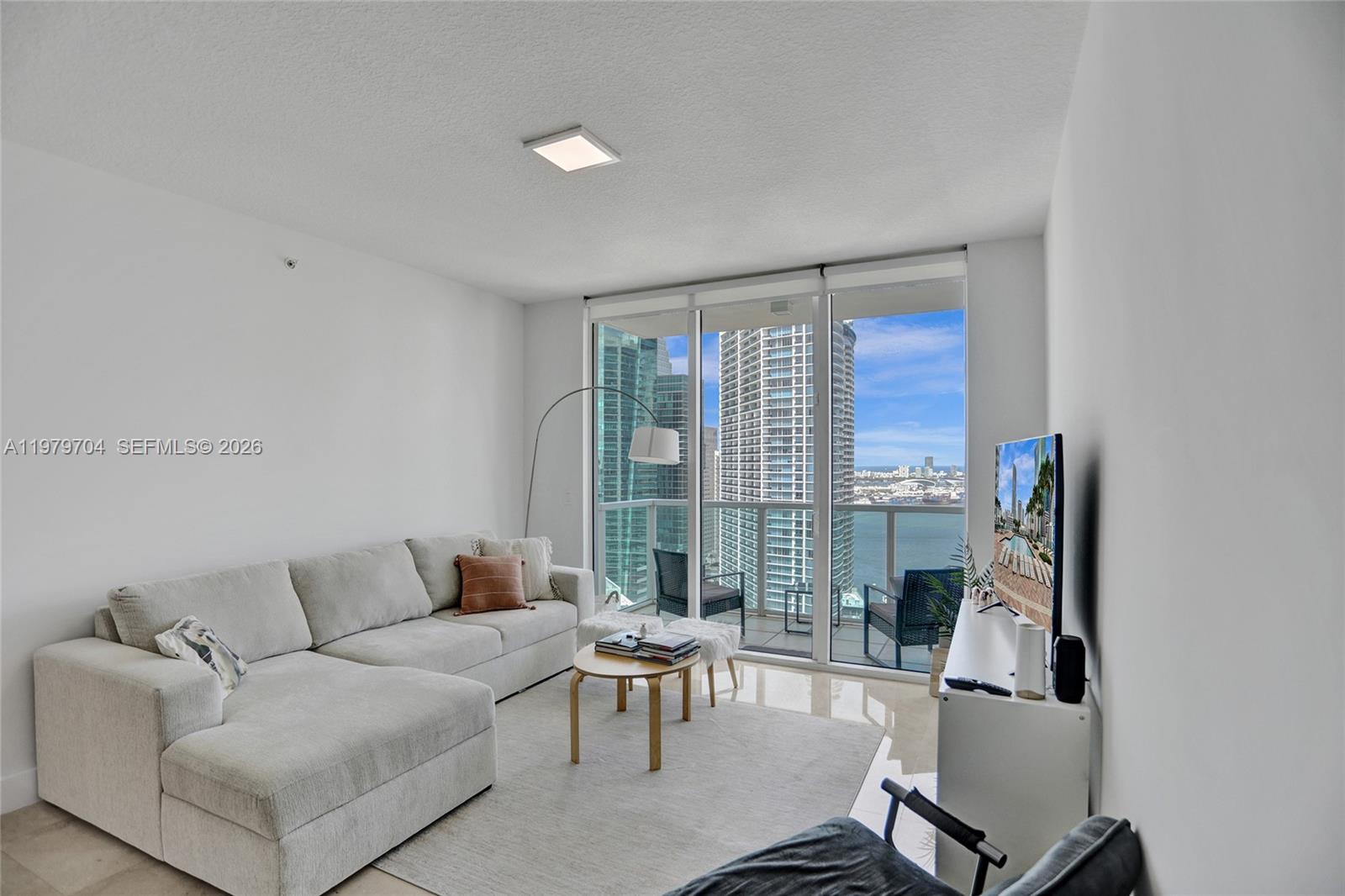 31 SE 5th St #4112, Miami FL 33131