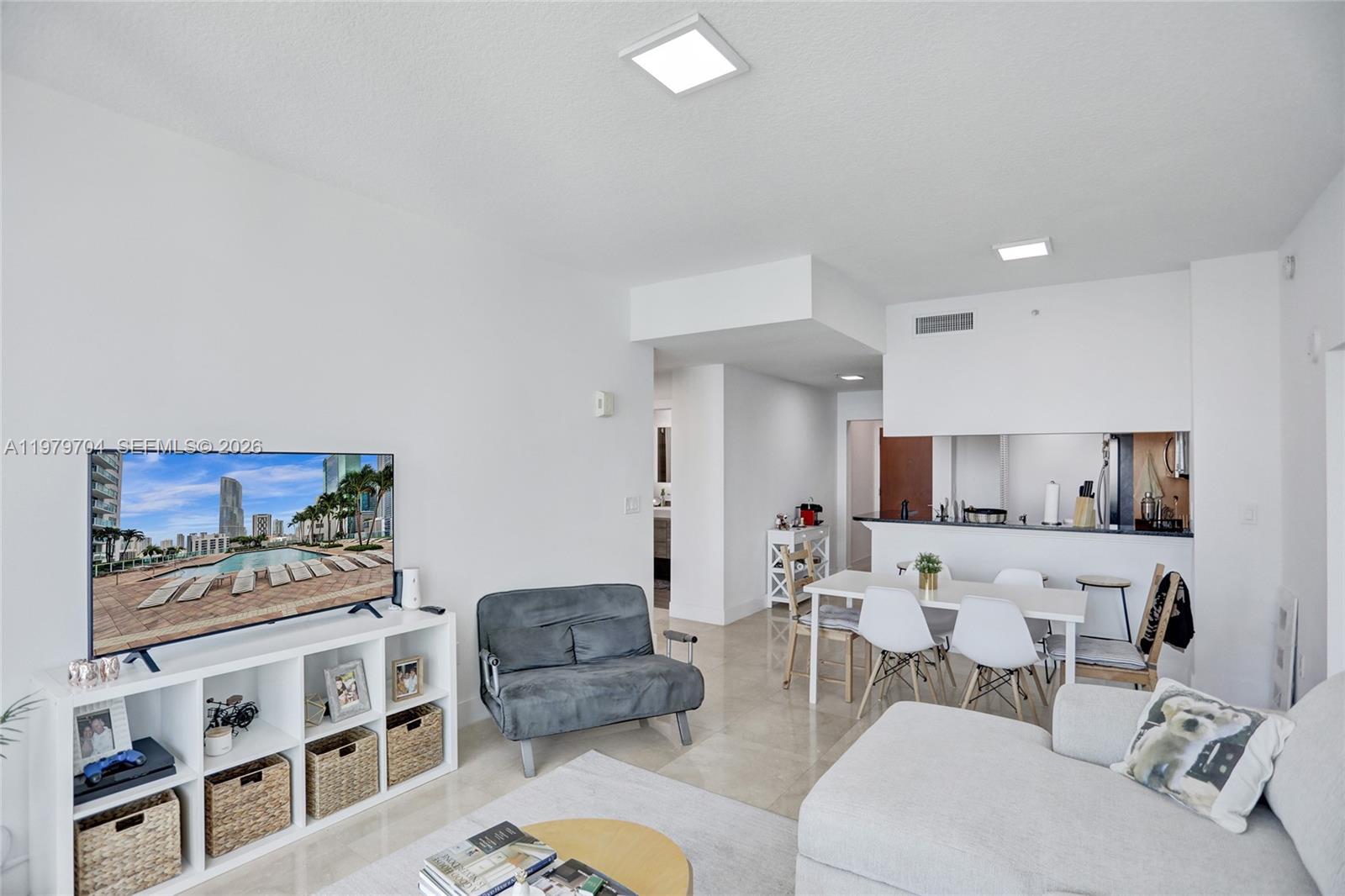 31 SE 5th St #4112, Miami FL 33131