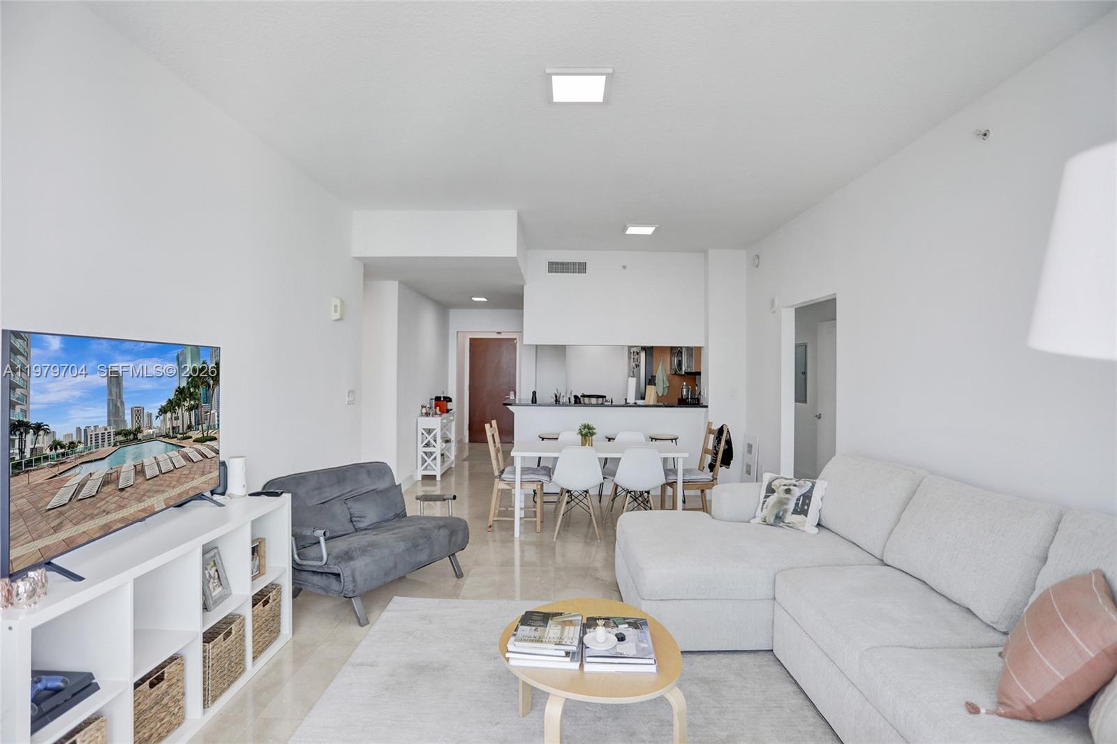 31 SE 5th St #4112, Miami FL 33131