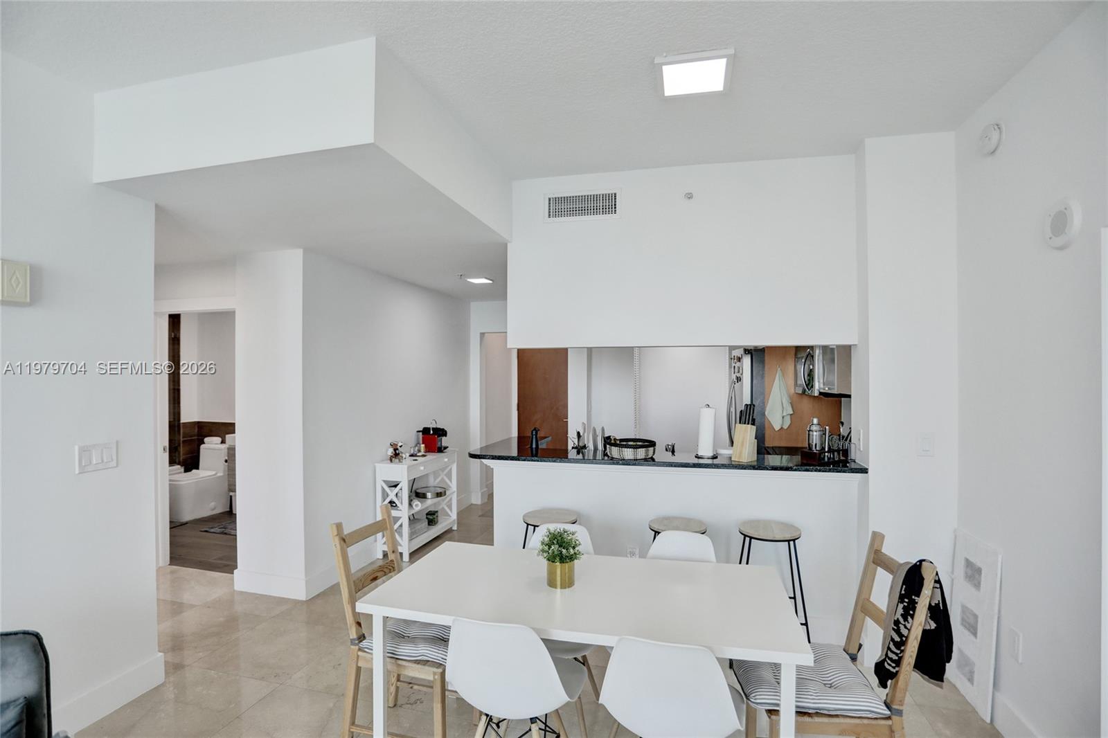 31 SE 5th St #4112, Miami FL 33131