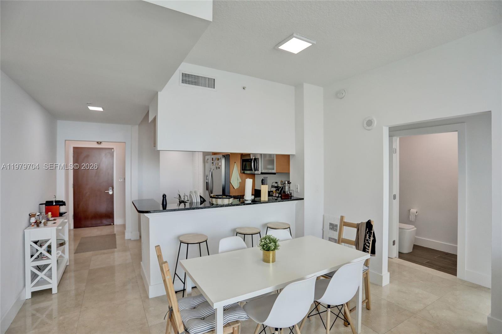 31 SE 5th St #4112, Miami FL 33131
