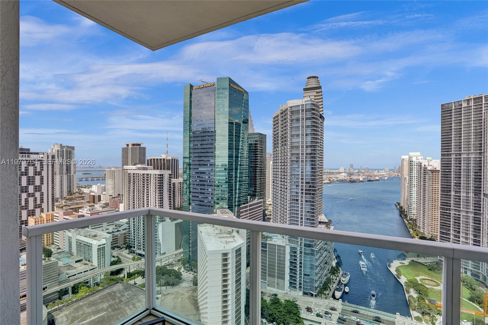 31 SE 5th St #4112, Miami FL 33131