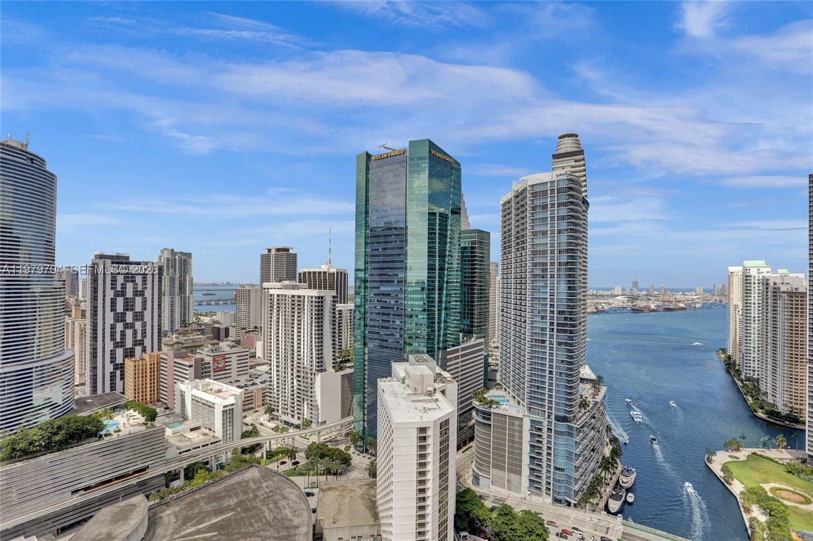 31 SE 5th St #4112, Miami FL 33131