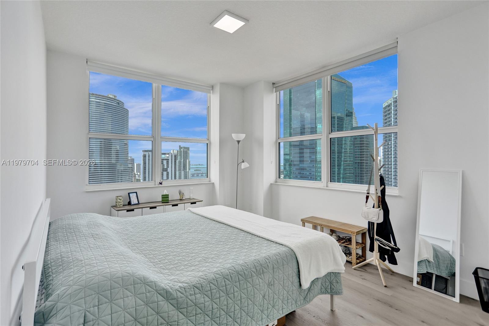 31 SE 5th St #4112, Miami FL 33131