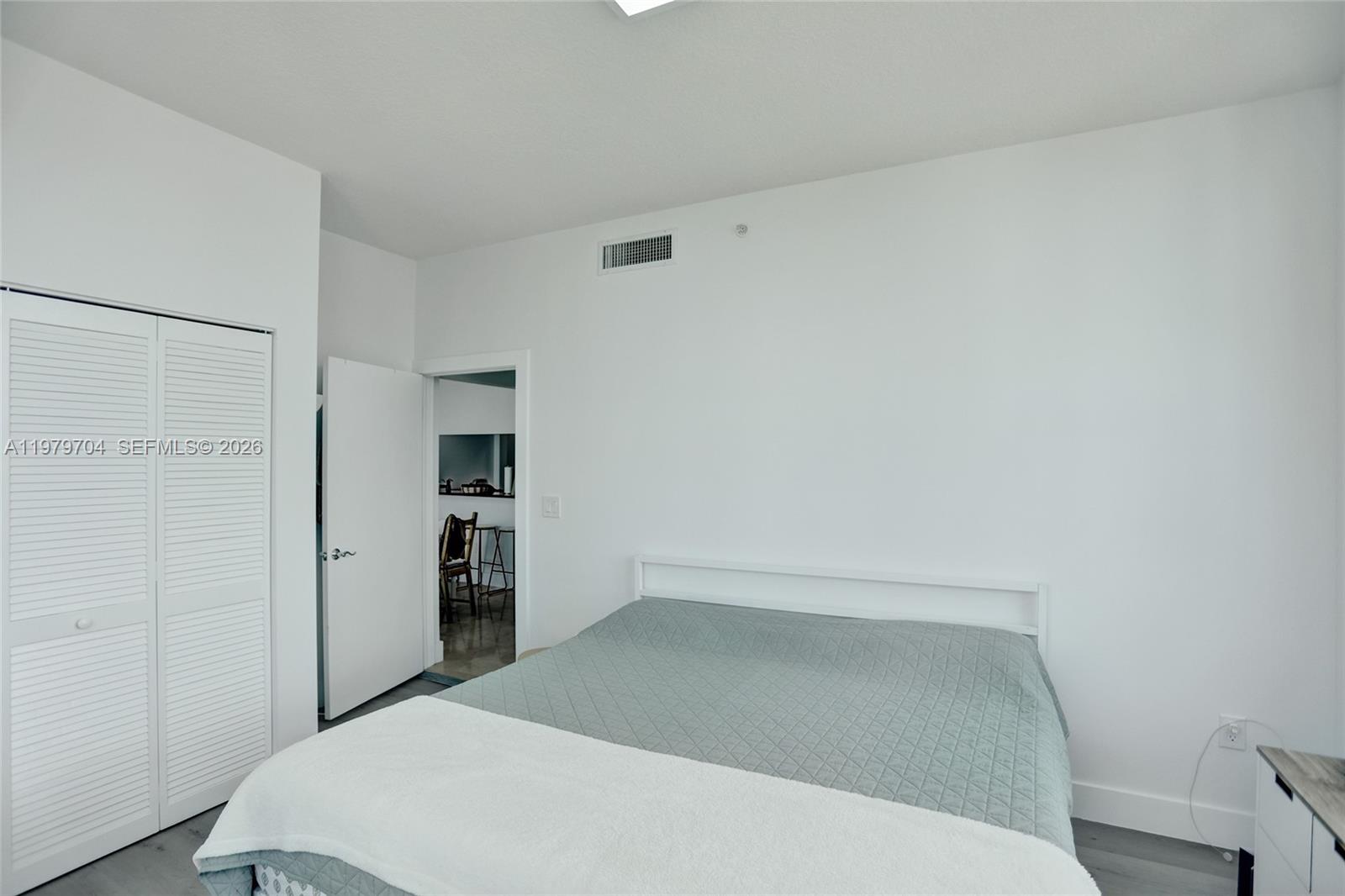 31 SE 5th St #4112, Miami FL 33131