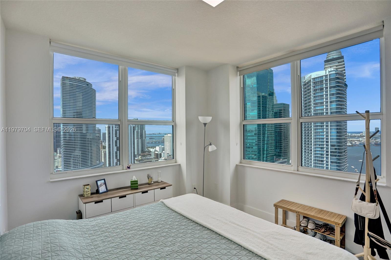 31 SE 5th St #4112, Miami FL 33131