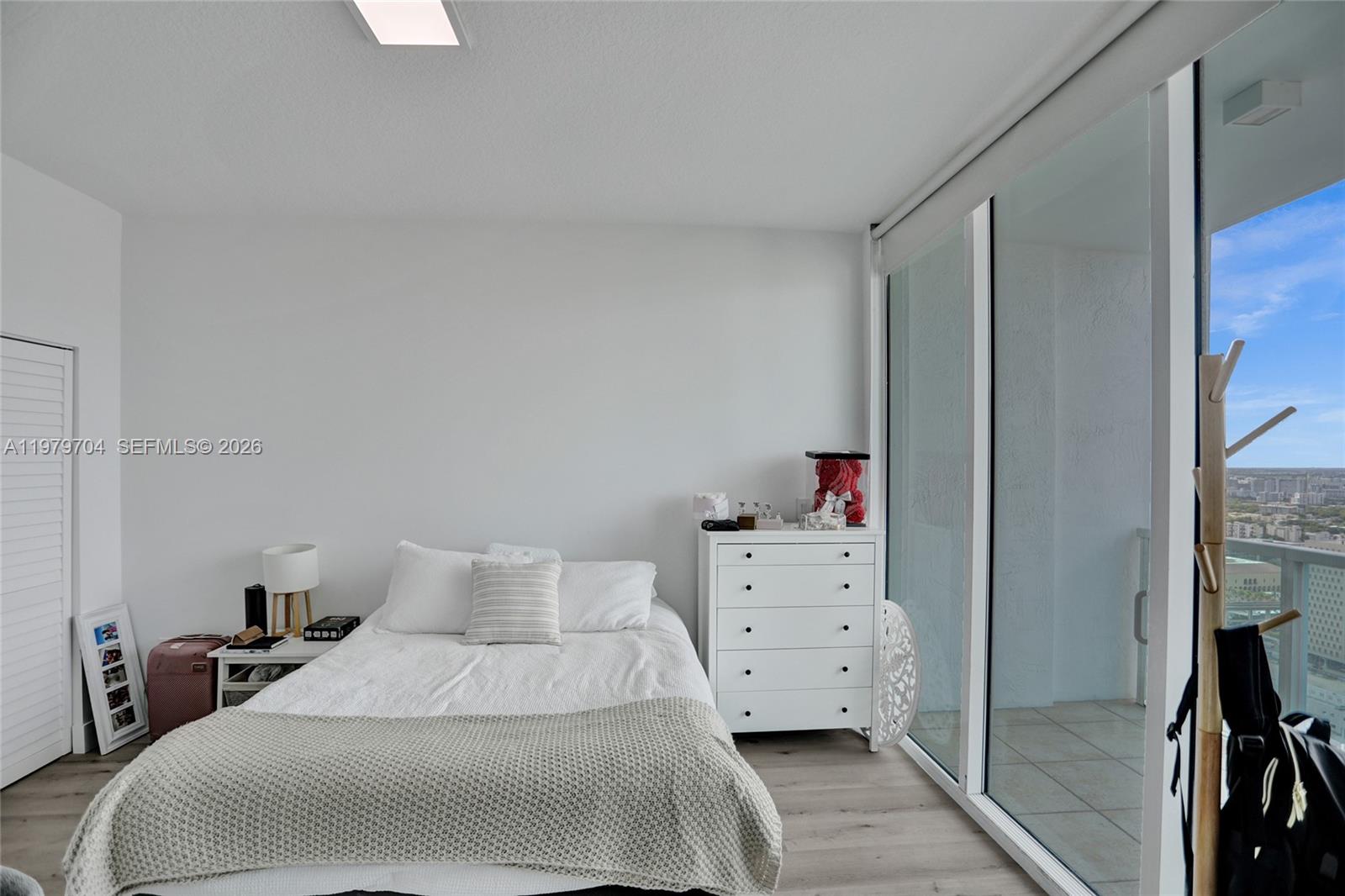 31 SE 5th St #4112, Miami FL 33131