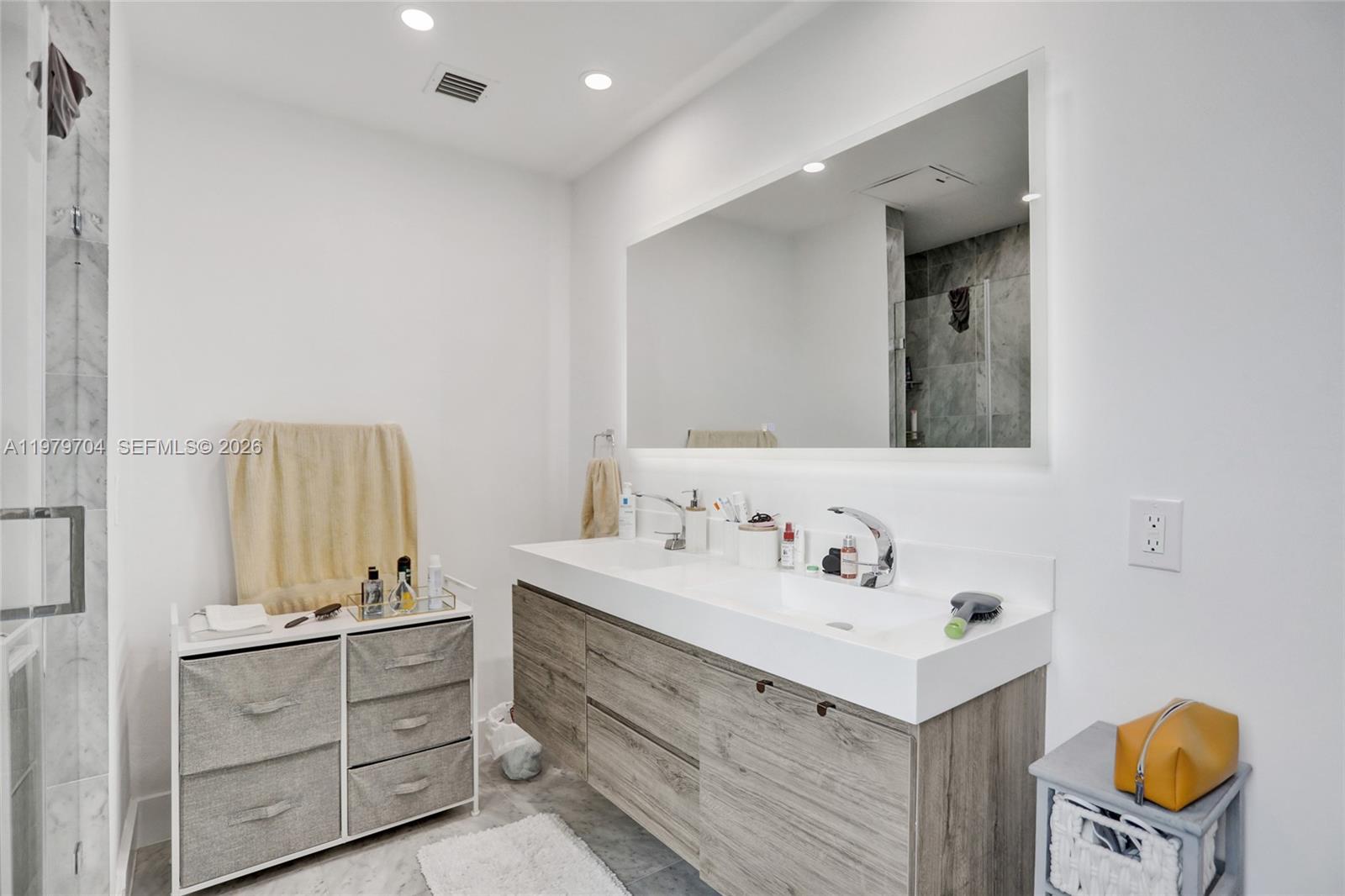 31 SE 5th St #4112, Miami FL 33131