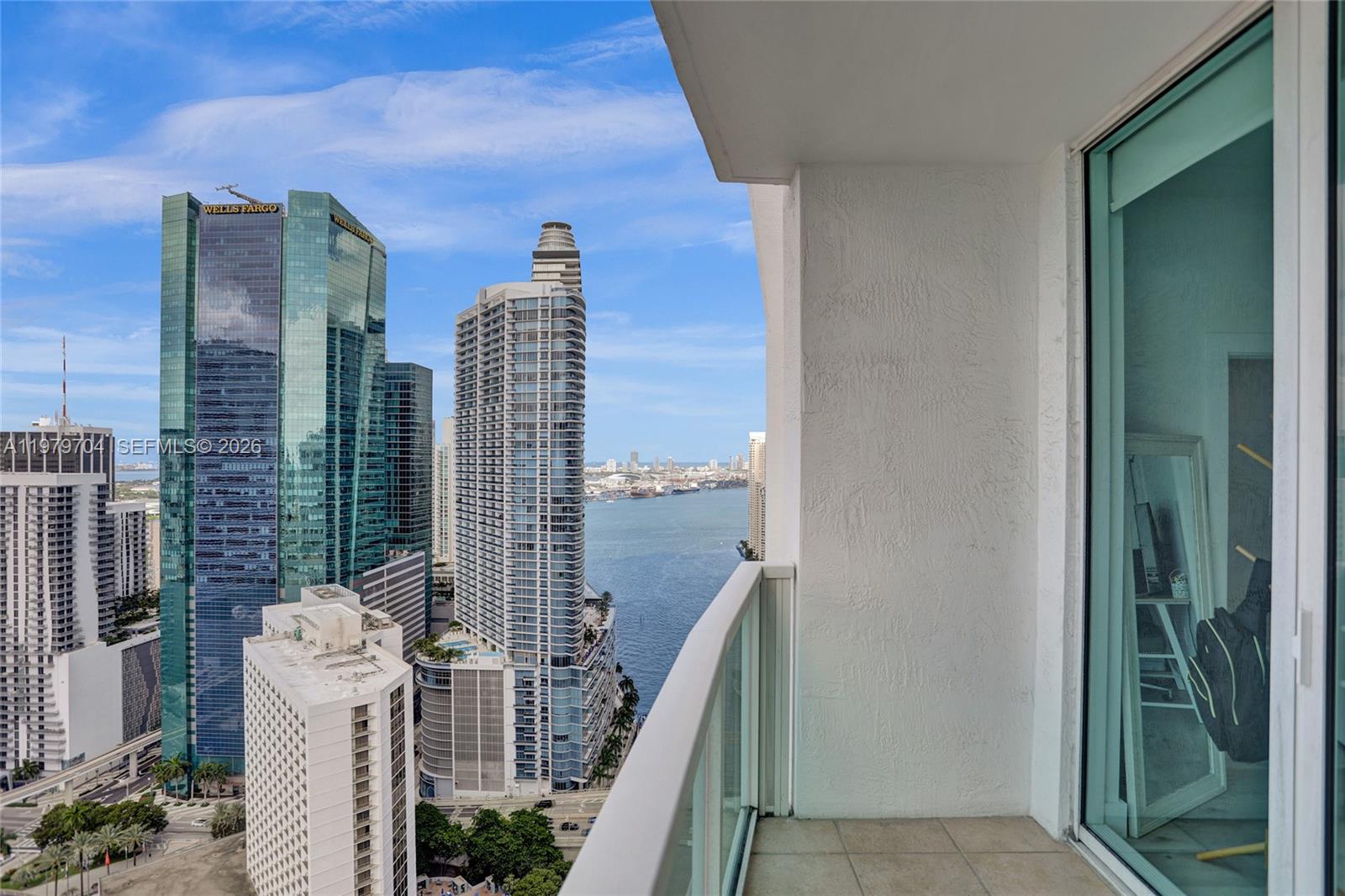31 SE 5th St #4112, Miami FL 33131