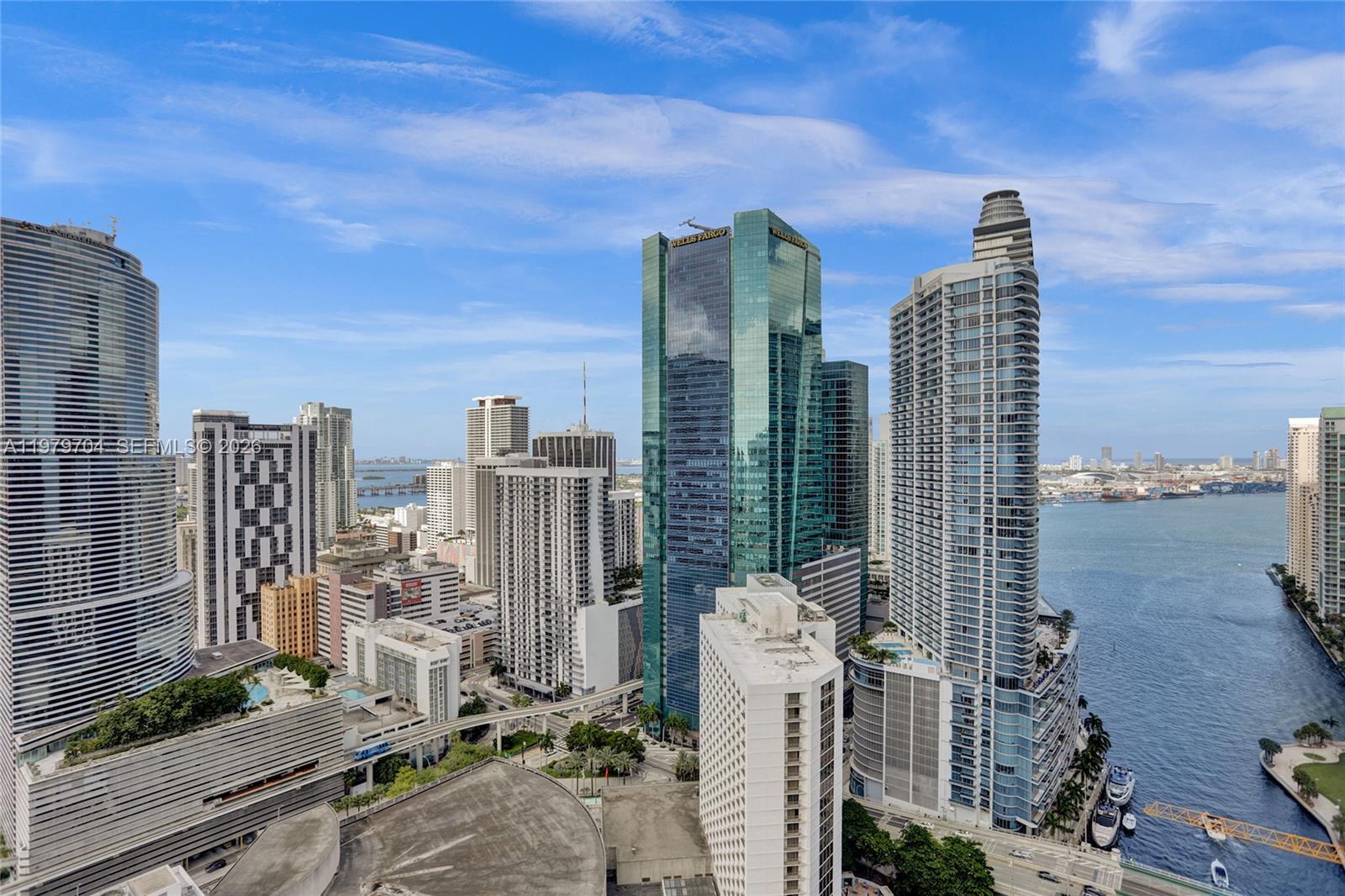 31 SE 5th St #4112, Miami FL 33131