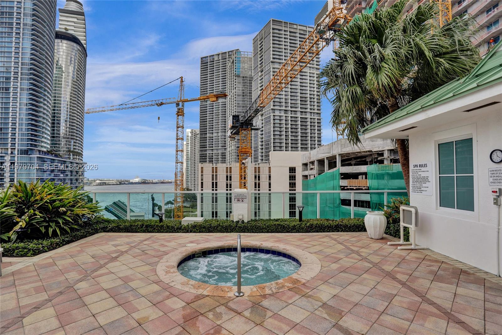 31 SE 5th St #4112, Miami FL 33131