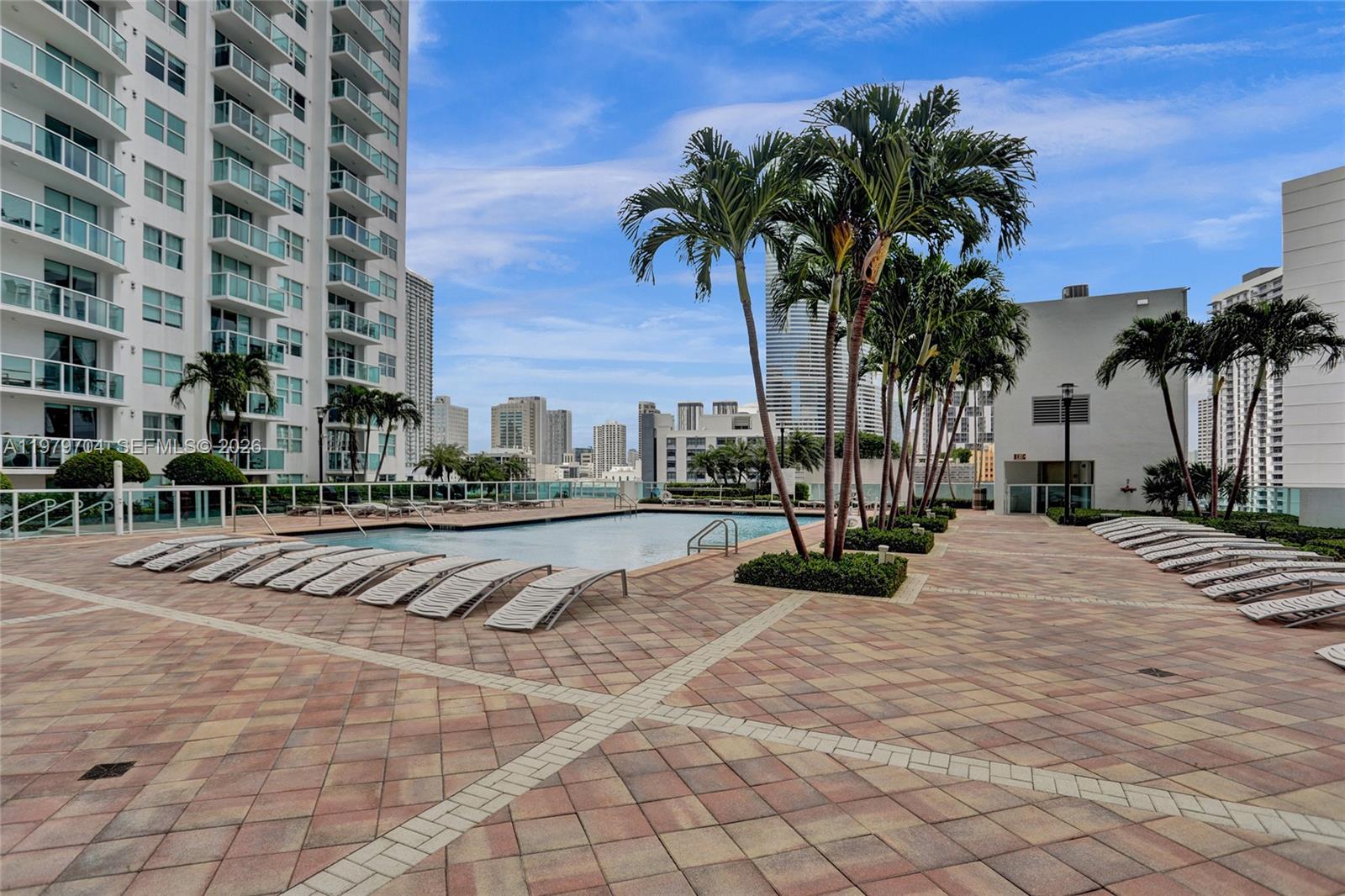 31 SE 5th St #4112, Miami FL 33131