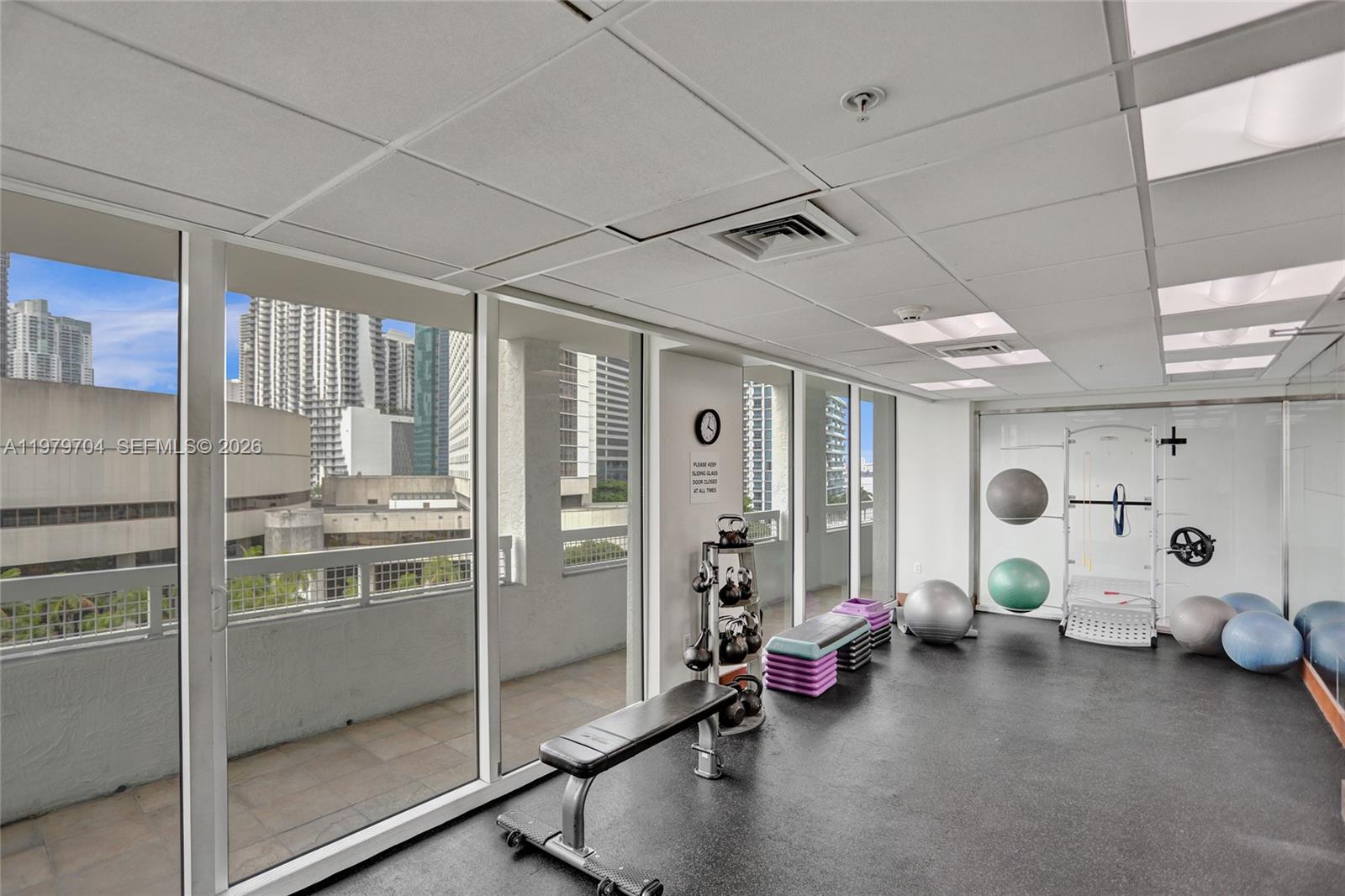 31 SE 5th St #4112, Miami FL 33131