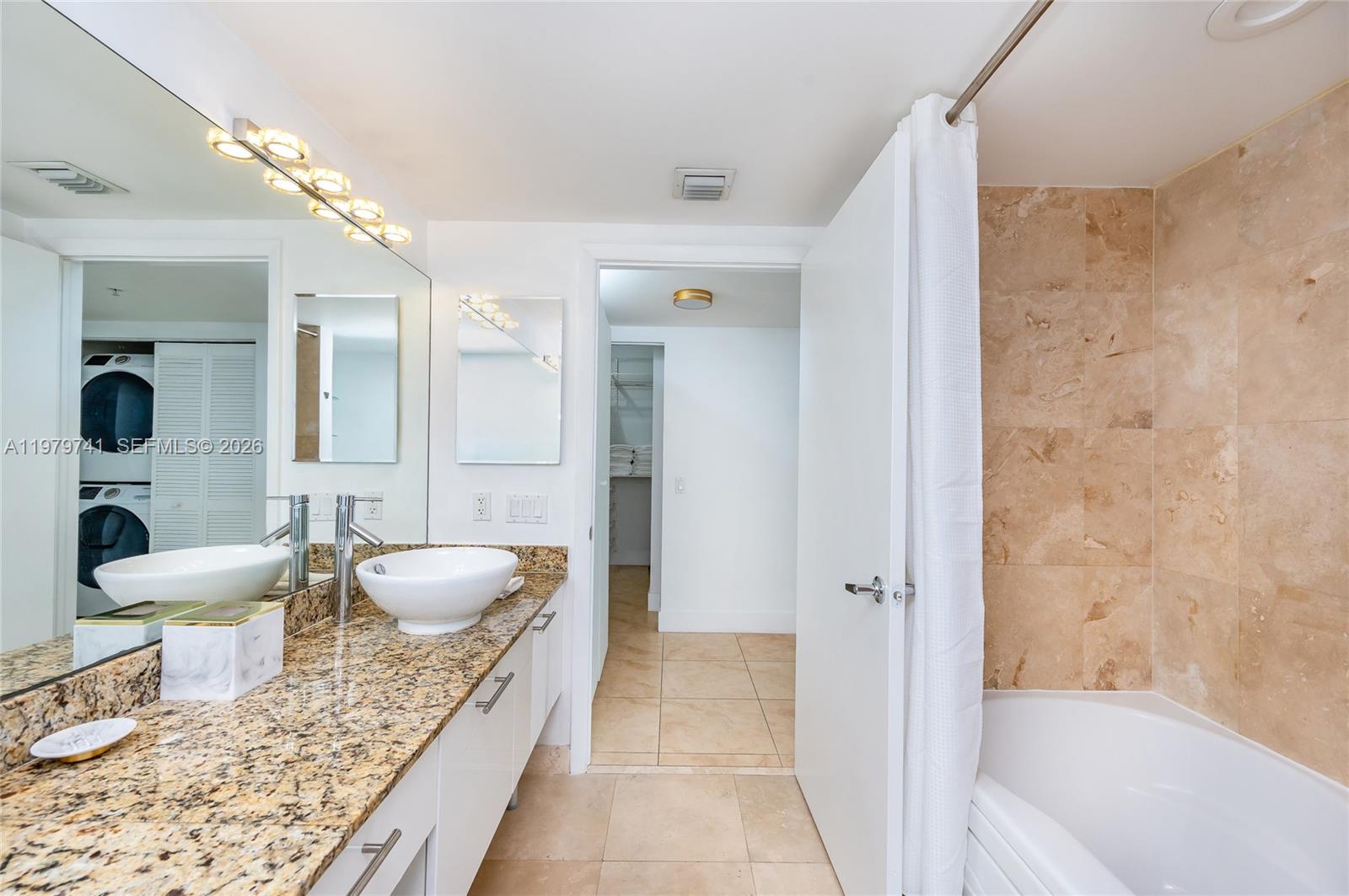 41 SE 5th St #1508, Miami FL 33131
