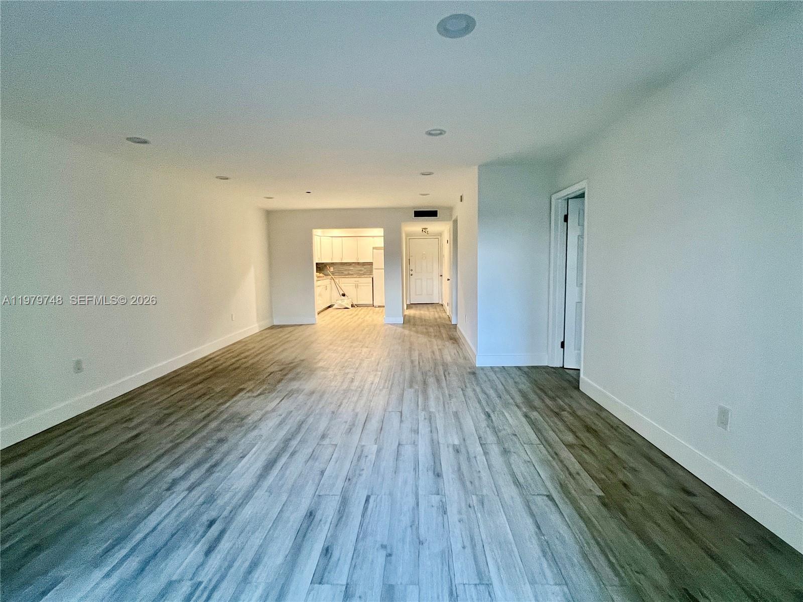 North Miami FL 33181 - A11979748