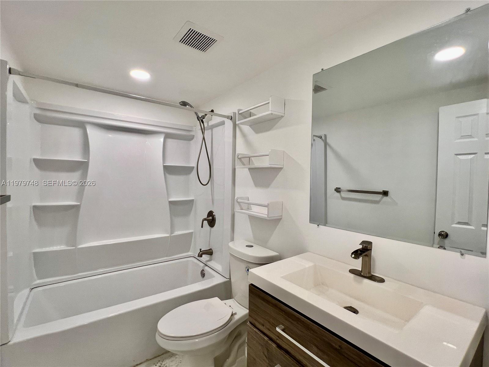 North Miami FL 33181 - A11979748