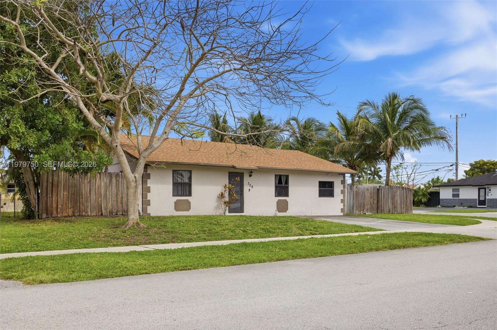 720 SW 81 Ter, North Lauderdale FL 33068