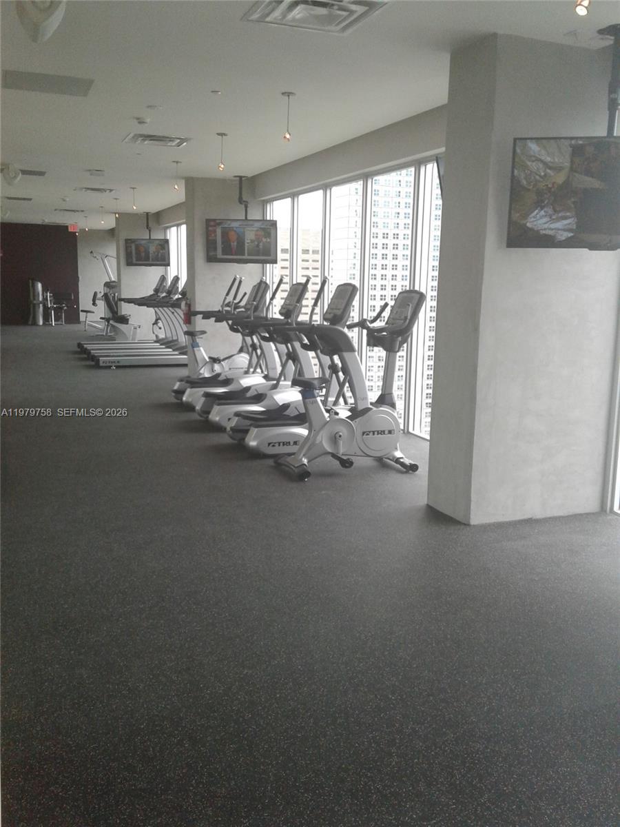 151 SE 1st St #906, Miami FL 33131