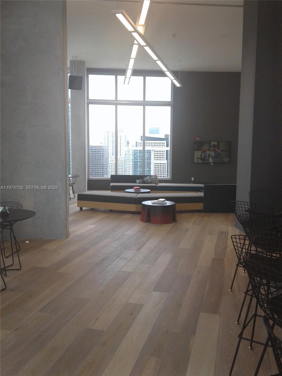 151 SE 1st St #906, Miami FL 33131