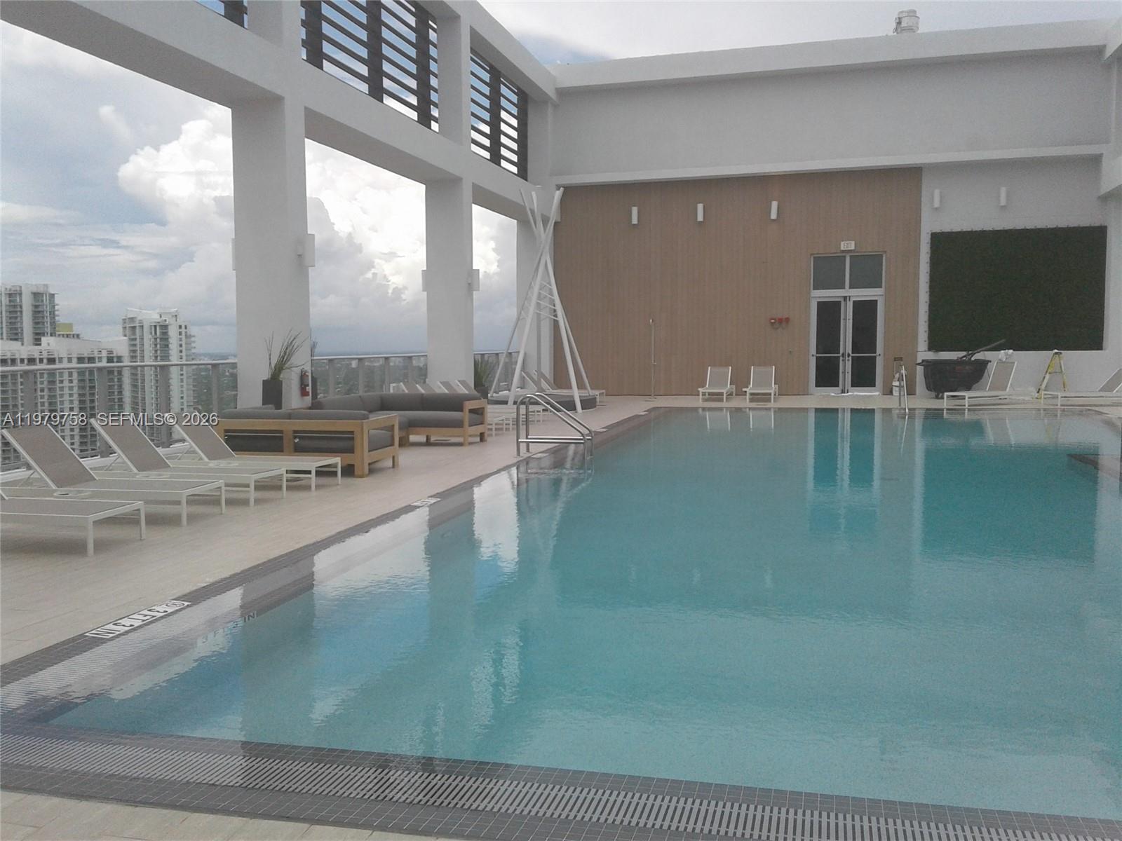 151 SE 1st St #906, Miami FL 33131