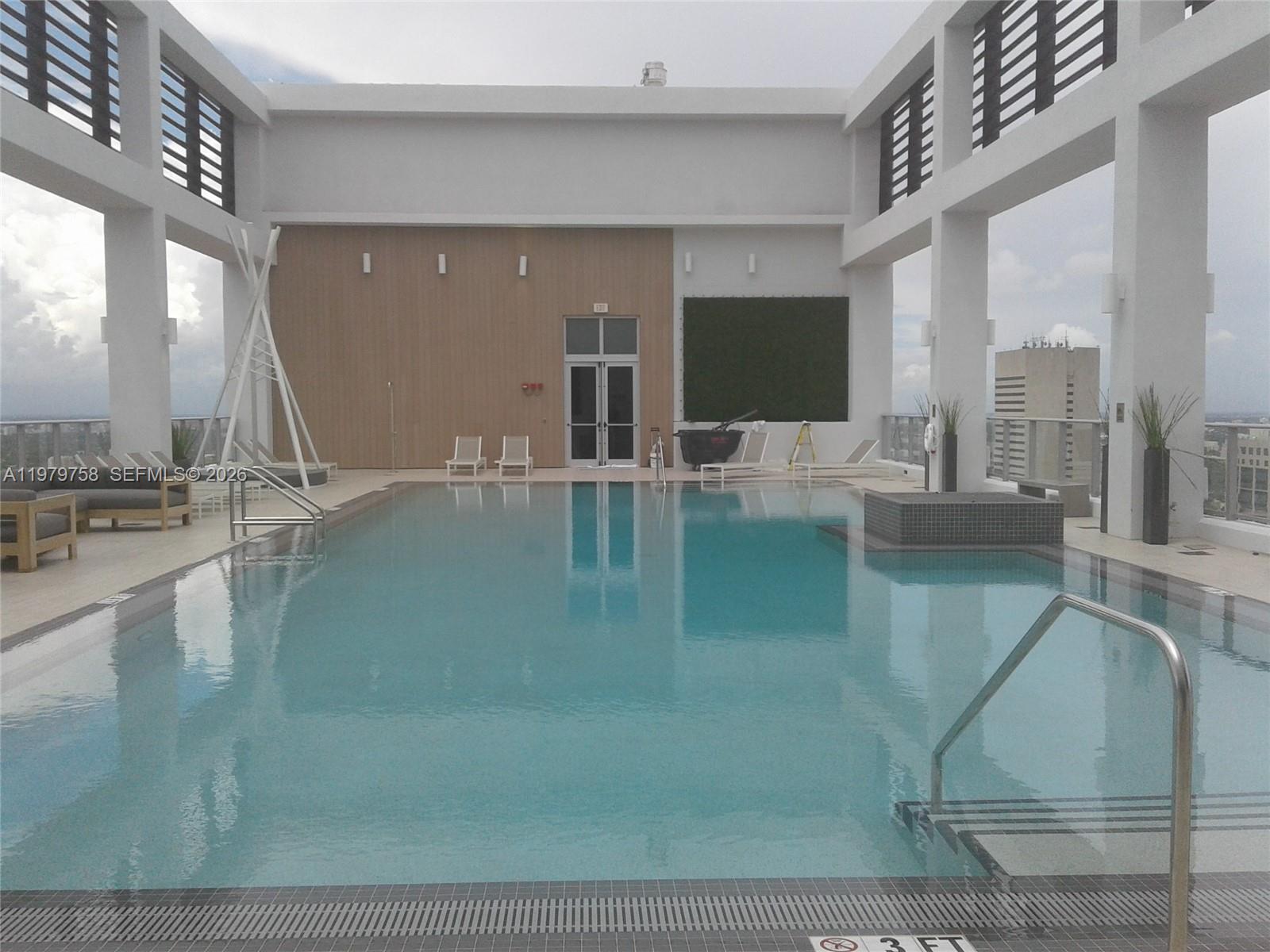 151 SE 1st St #906, Miami FL 33131