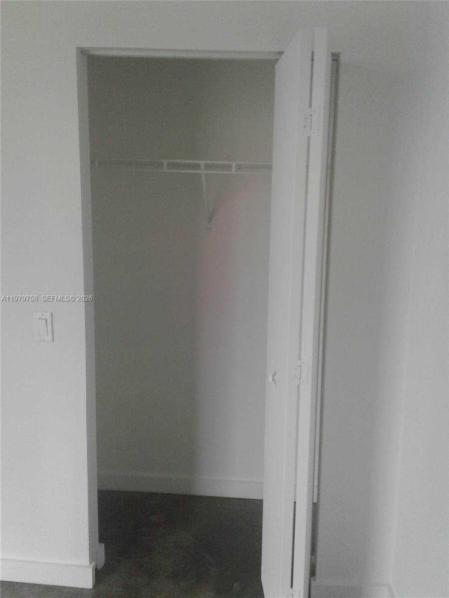 151 SE 1st St #906, Miami FL 33131