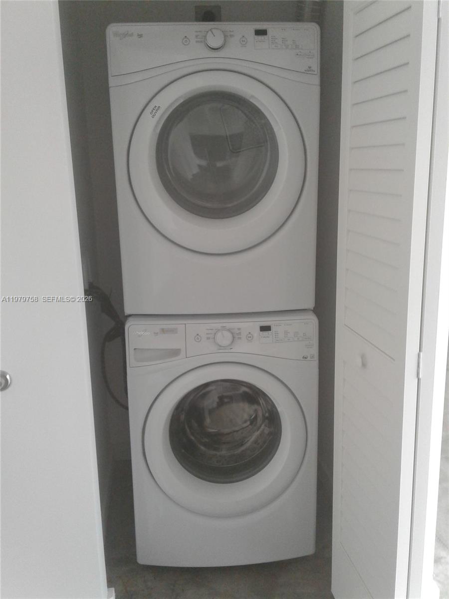 151 SE 1st St #906, Miami FL 33131