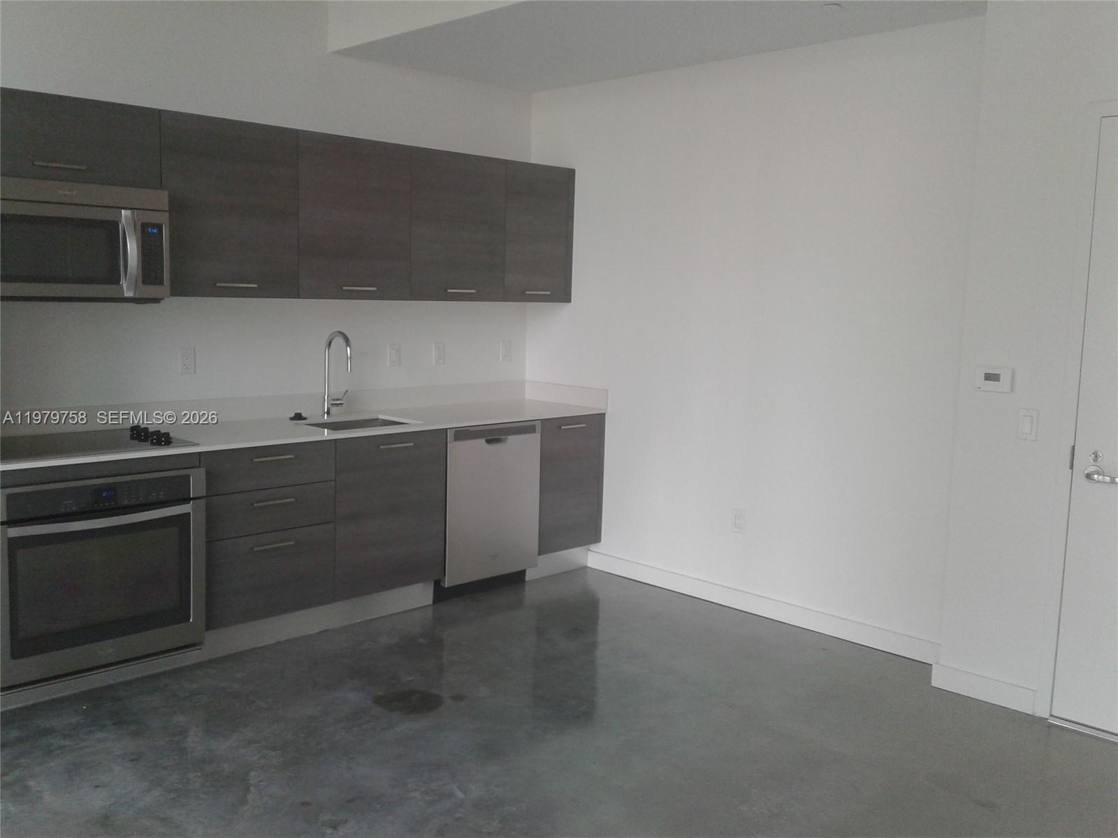 151 SE 1st St #906, Miami FL 33131