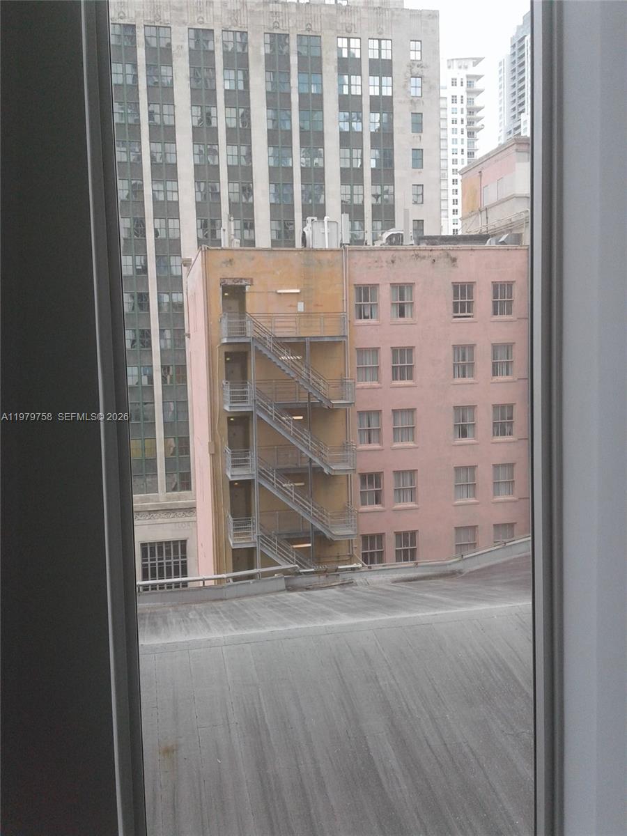 151 SE 1st St #906, Miami FL 33131