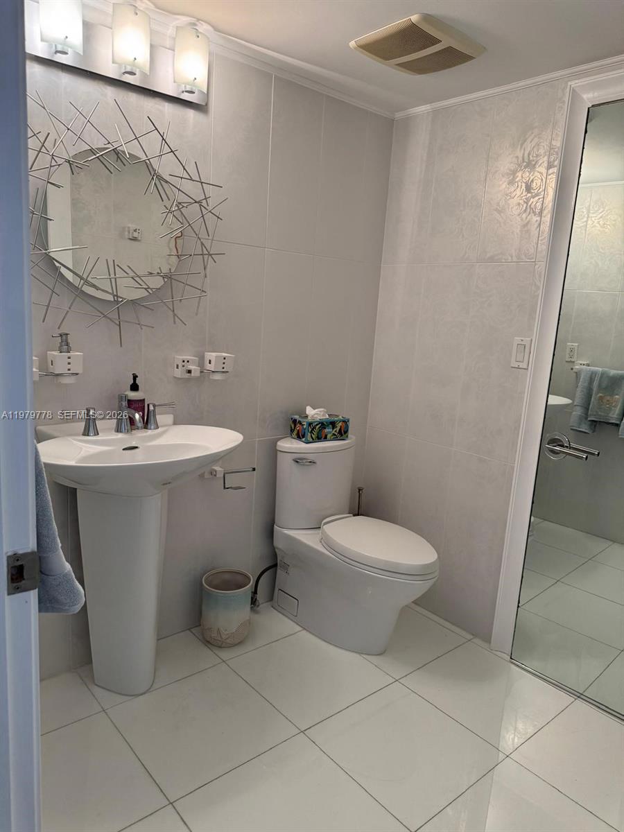 16699 Collins Ave #2710, Sunny Isles Beach FL 33160